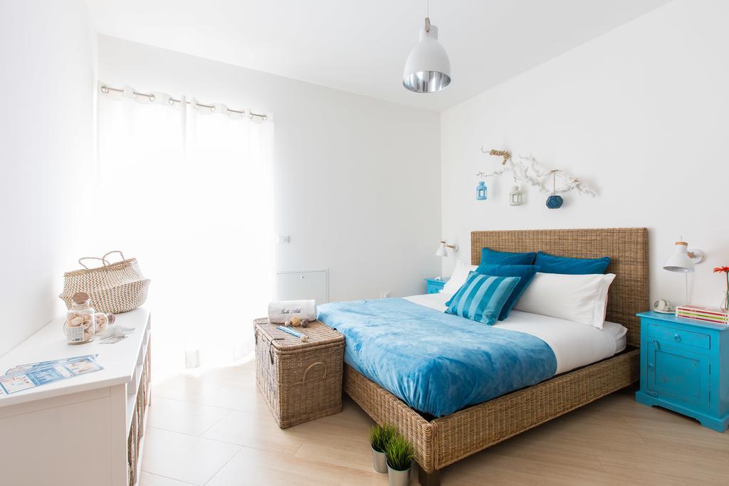 Isola Blu Aparthotel Taranto Exterior photo